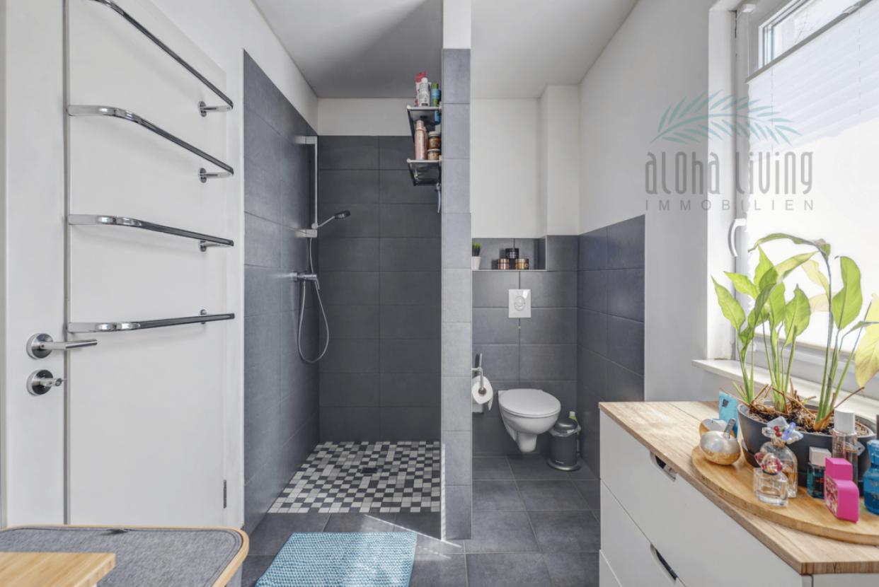 Badezimmer (OG/ visuell geleert)
