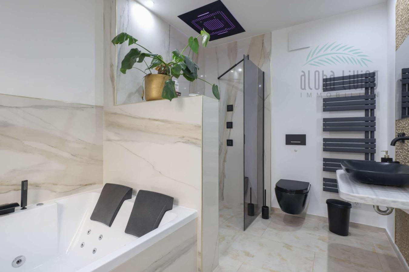 Badezimmer 2 (OG)