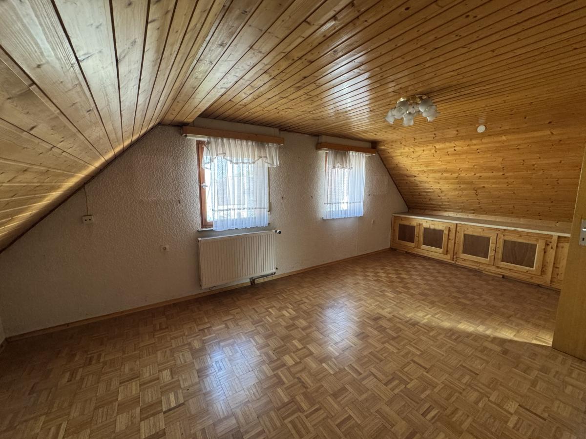 DG - ausgebaut Zimmer 1