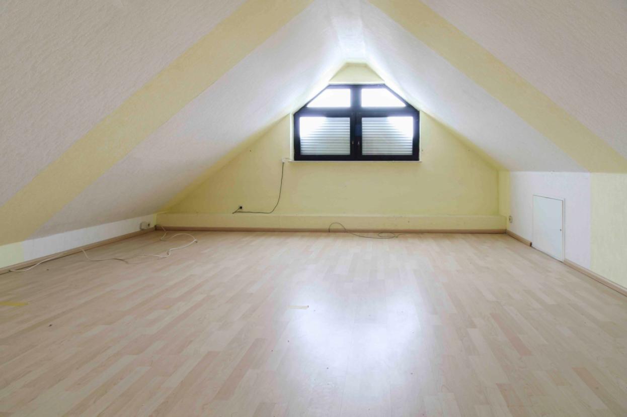 Schlafzimmer DG