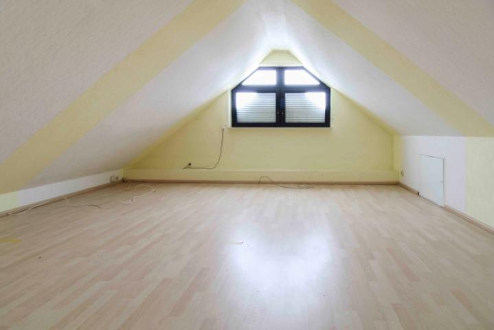 Schlafzimmer DG