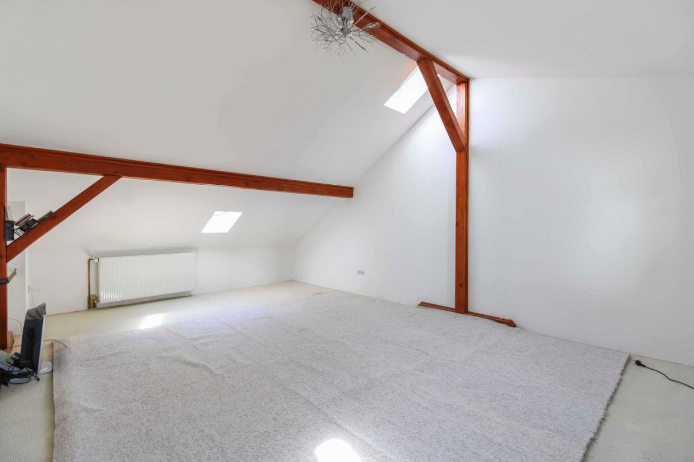 Schlafzimmer DG