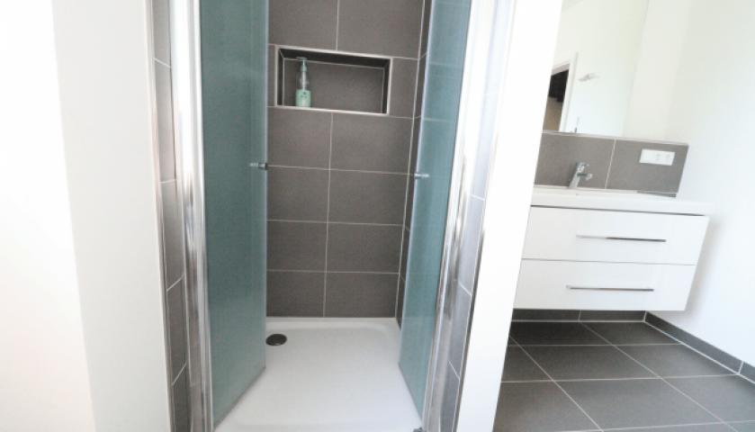 Badezimmer - bodentiefe Dusche