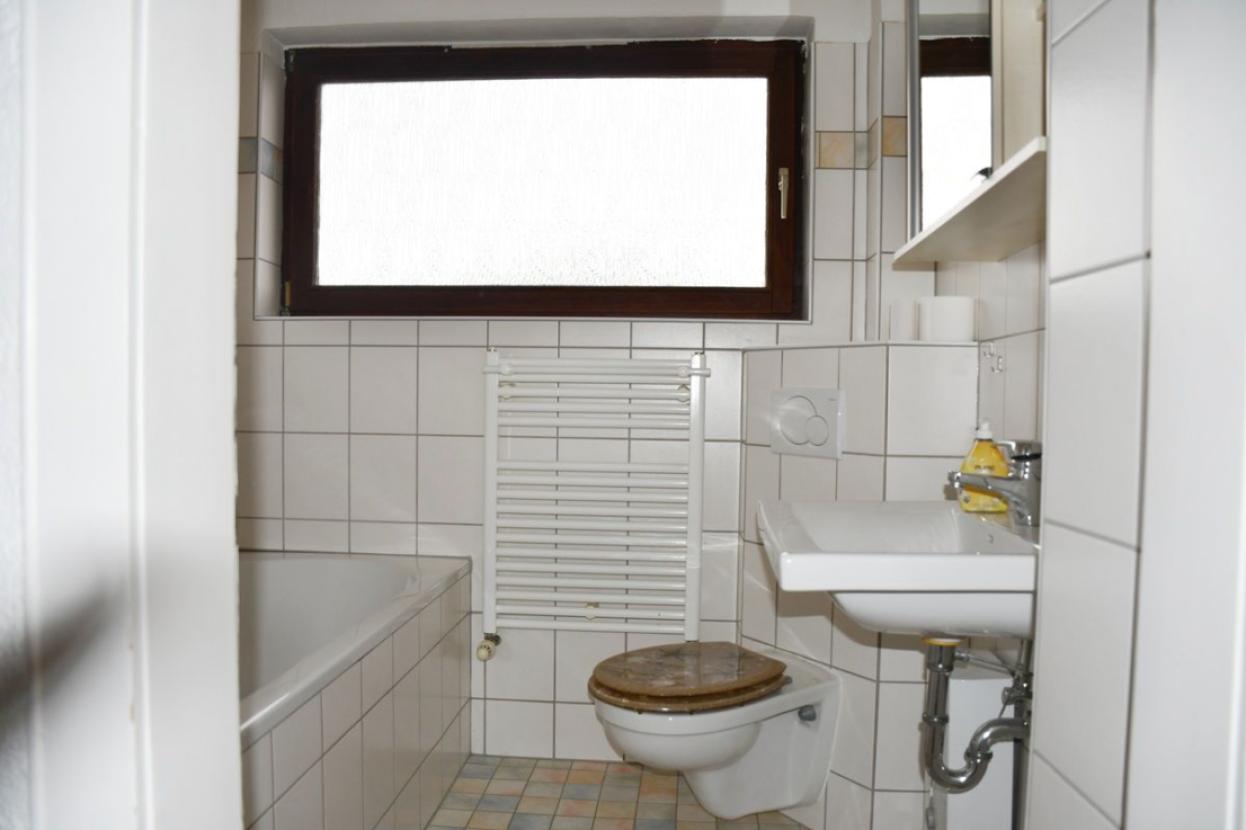 Wohnung OG: Tageslichtbad