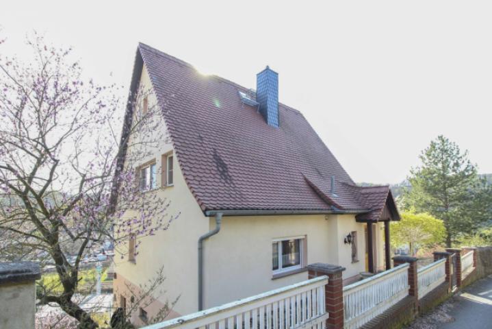 seitliche Hausansicht