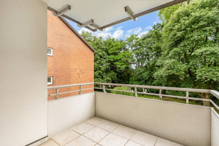 Balkon nach links