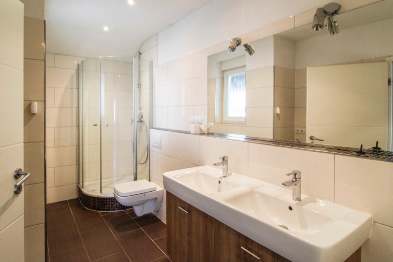 Badezimmer 1.OG