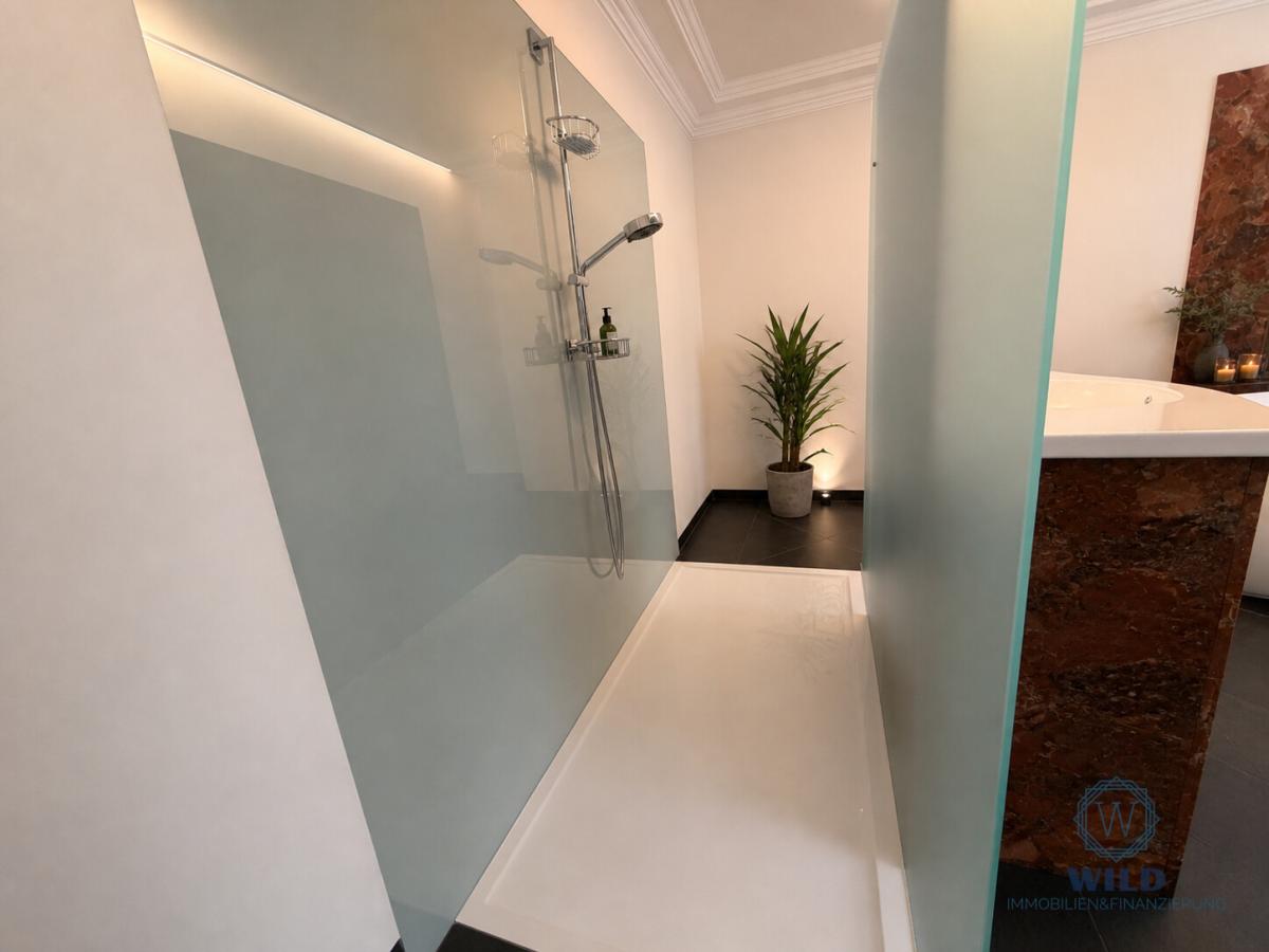 Maisonette-Dusche