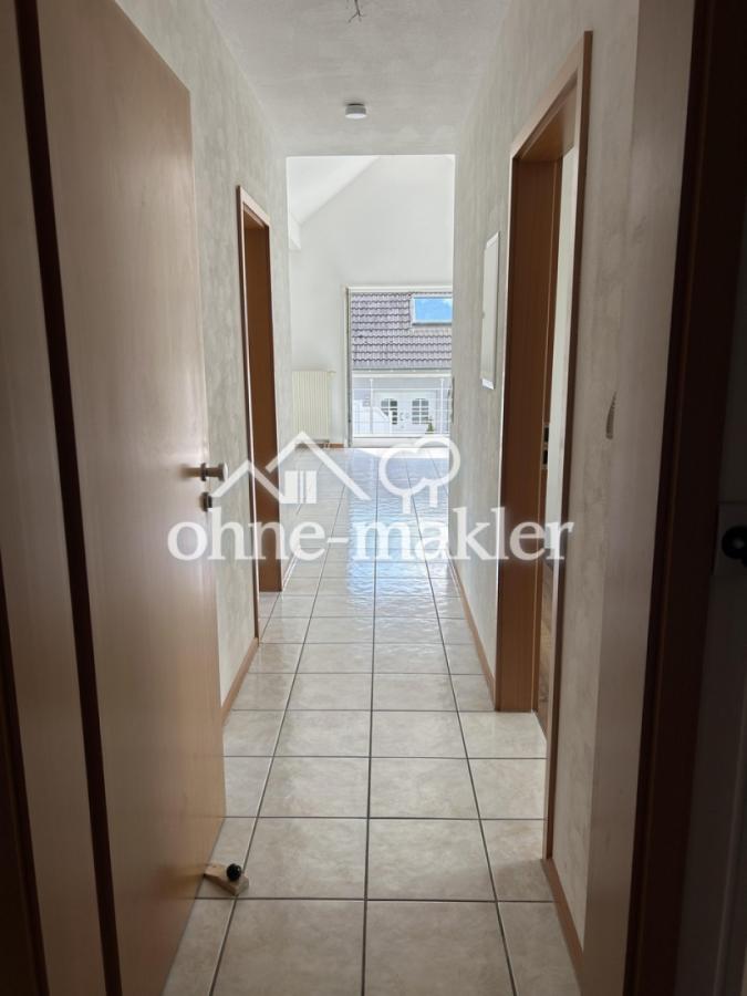 Blick auf Flur von Wohnungstür