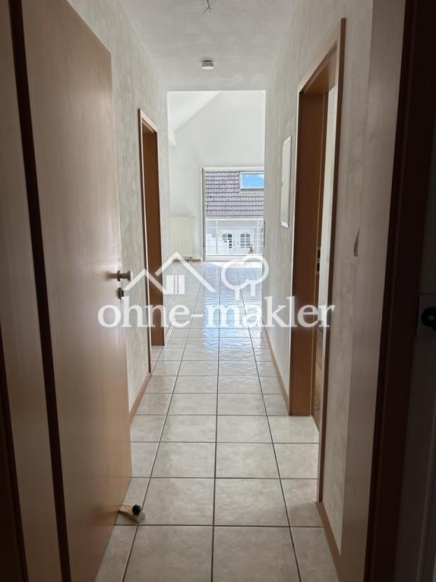 Blick auf Flur von Wohnungstür