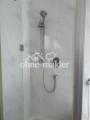 Badezimmer mit Dusche