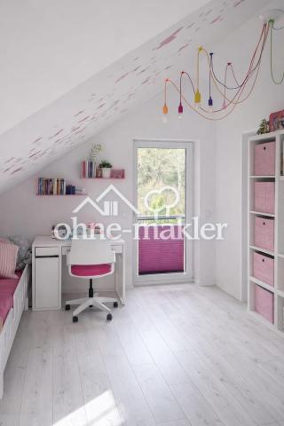Helles Kinderzimmer 