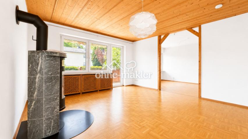 Wohnzimmer mit Kamin