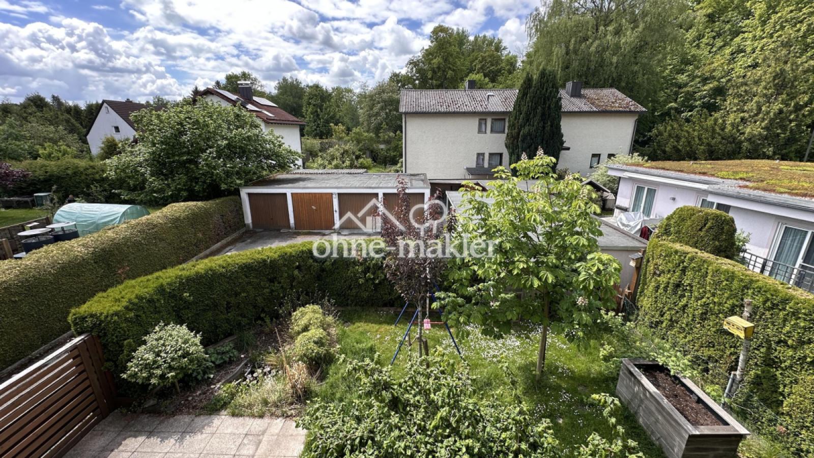 Garagen im Hof
