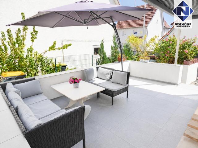 Terrasse -Virtuell möbliert