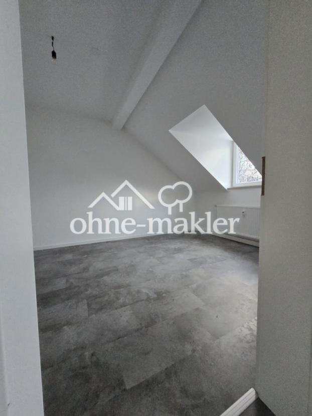 Schlafzimmer Straßenseite