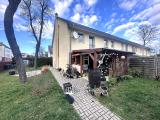 Haus rückseitig mit Garten