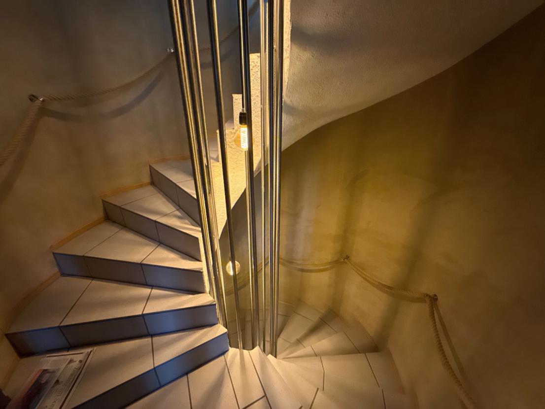 Wendeltreppe beleuchtet