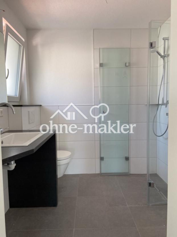 Waschtisch, Toilette u. Dusche