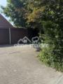 Garage und Stellplatz