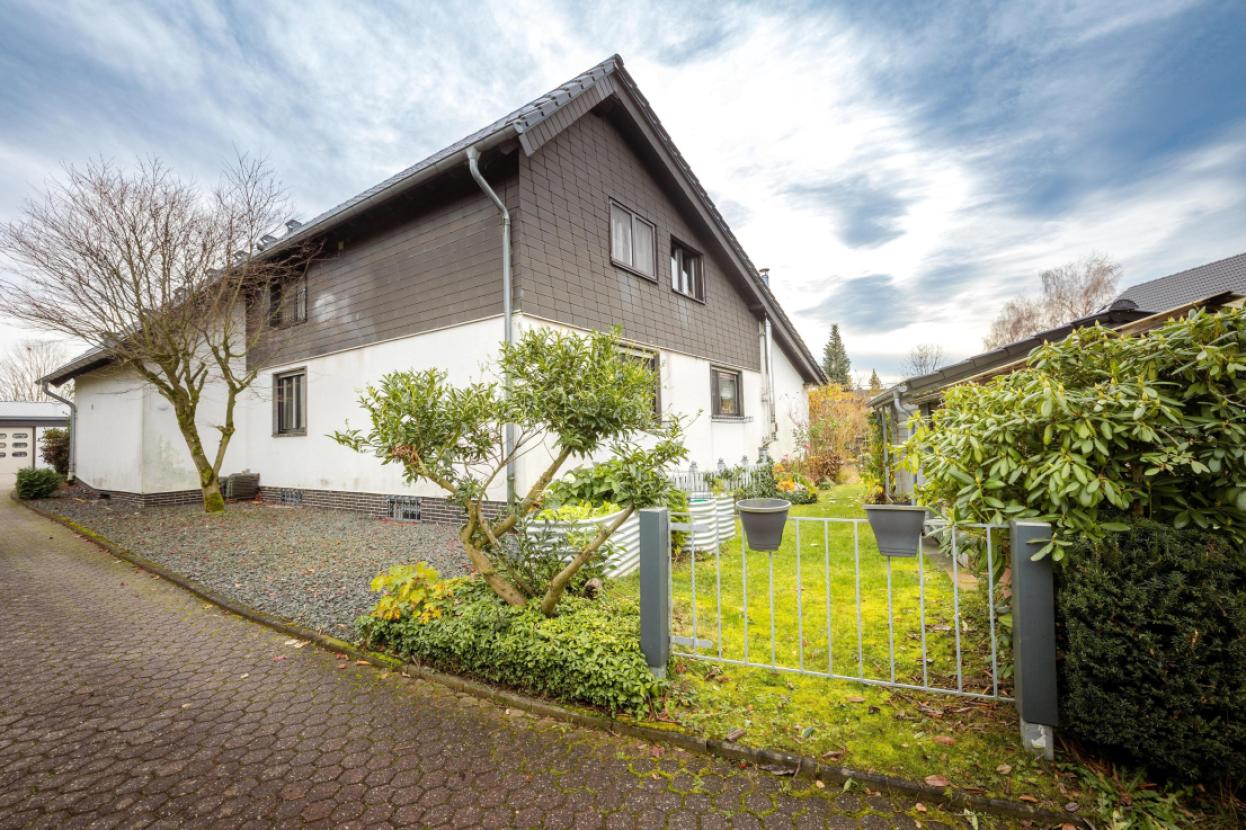 Hausansicht Zufahrt