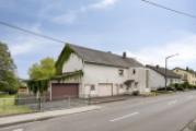 Strassenansicht von links