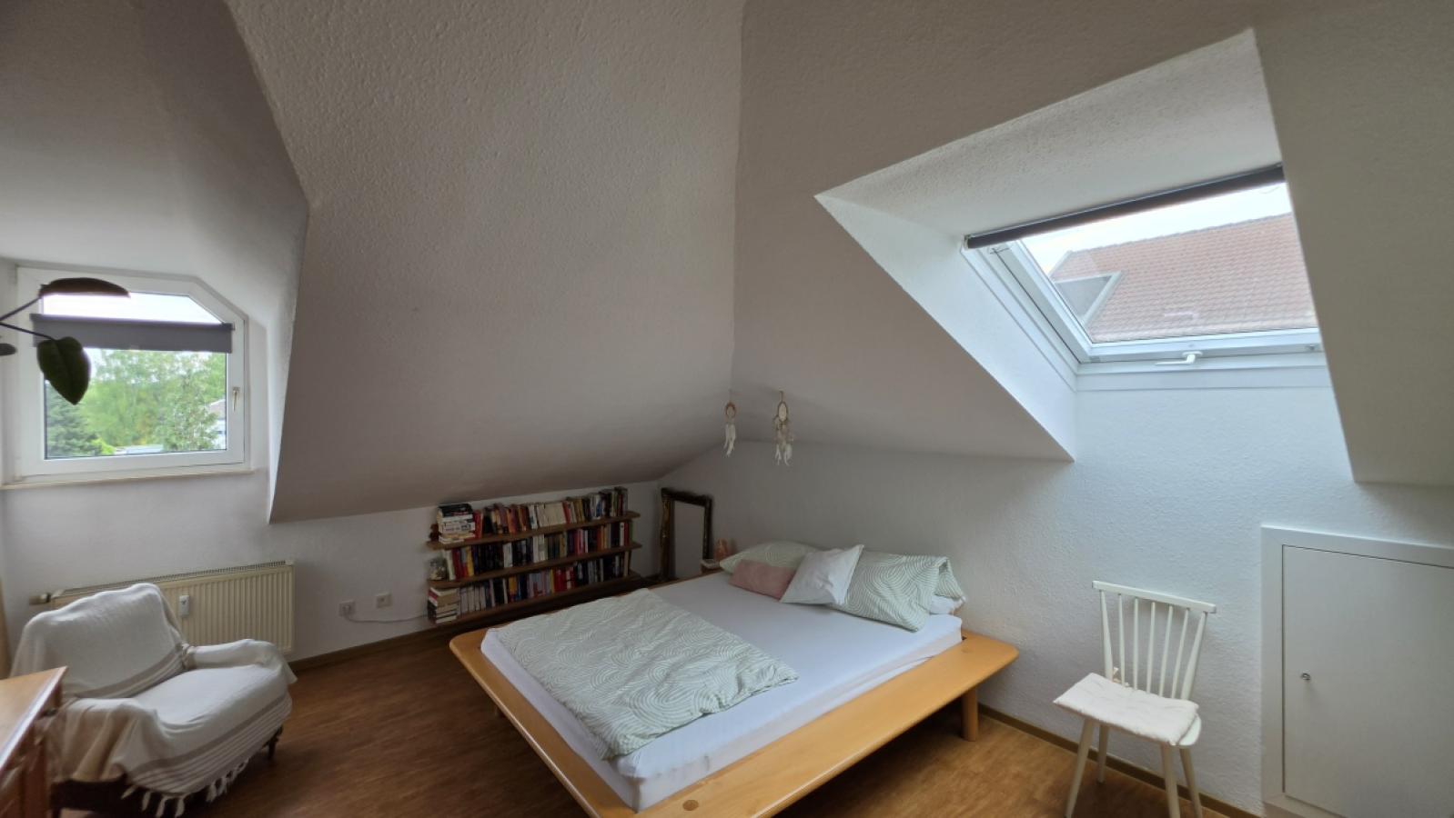 Schlafzimmer 1