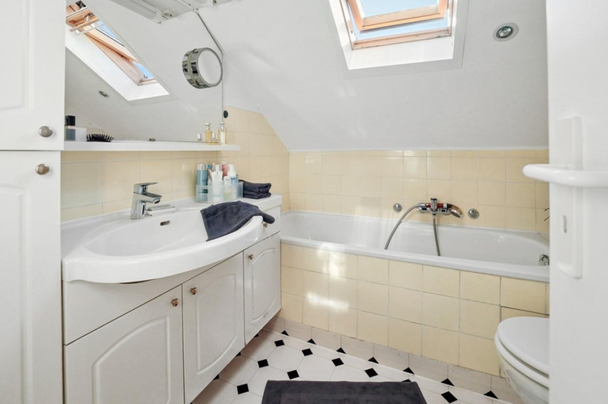 Badezimmer DG Links - Ansicht 2