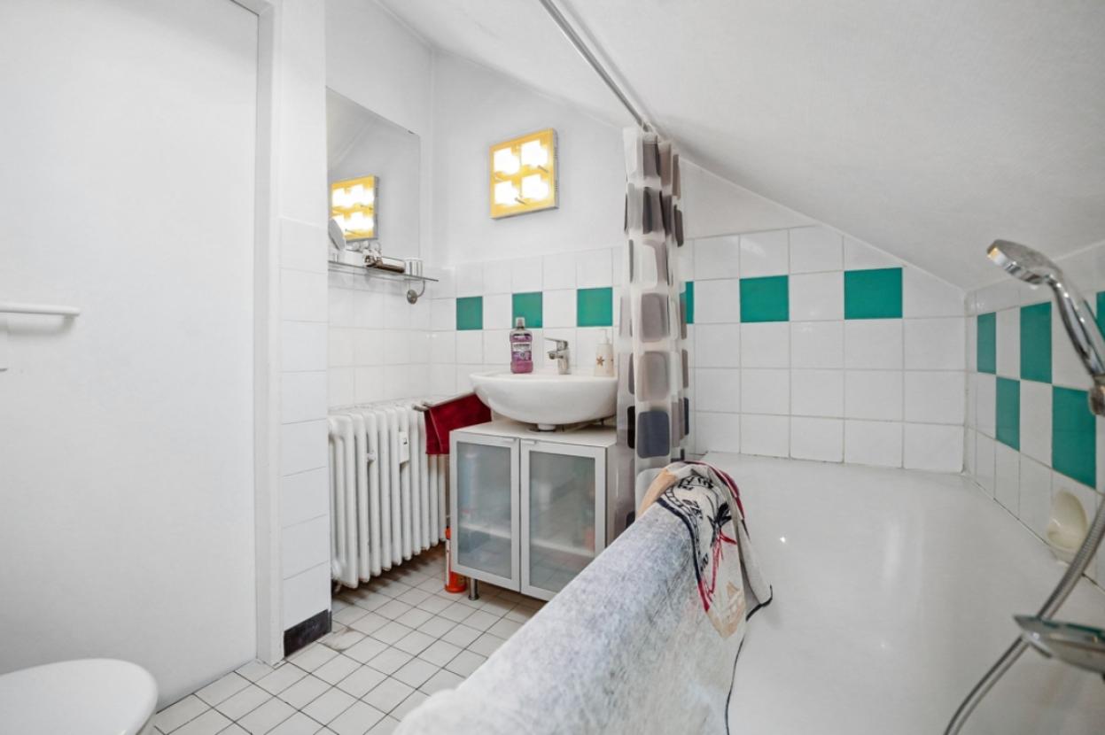 Badezimmer DG Rechts