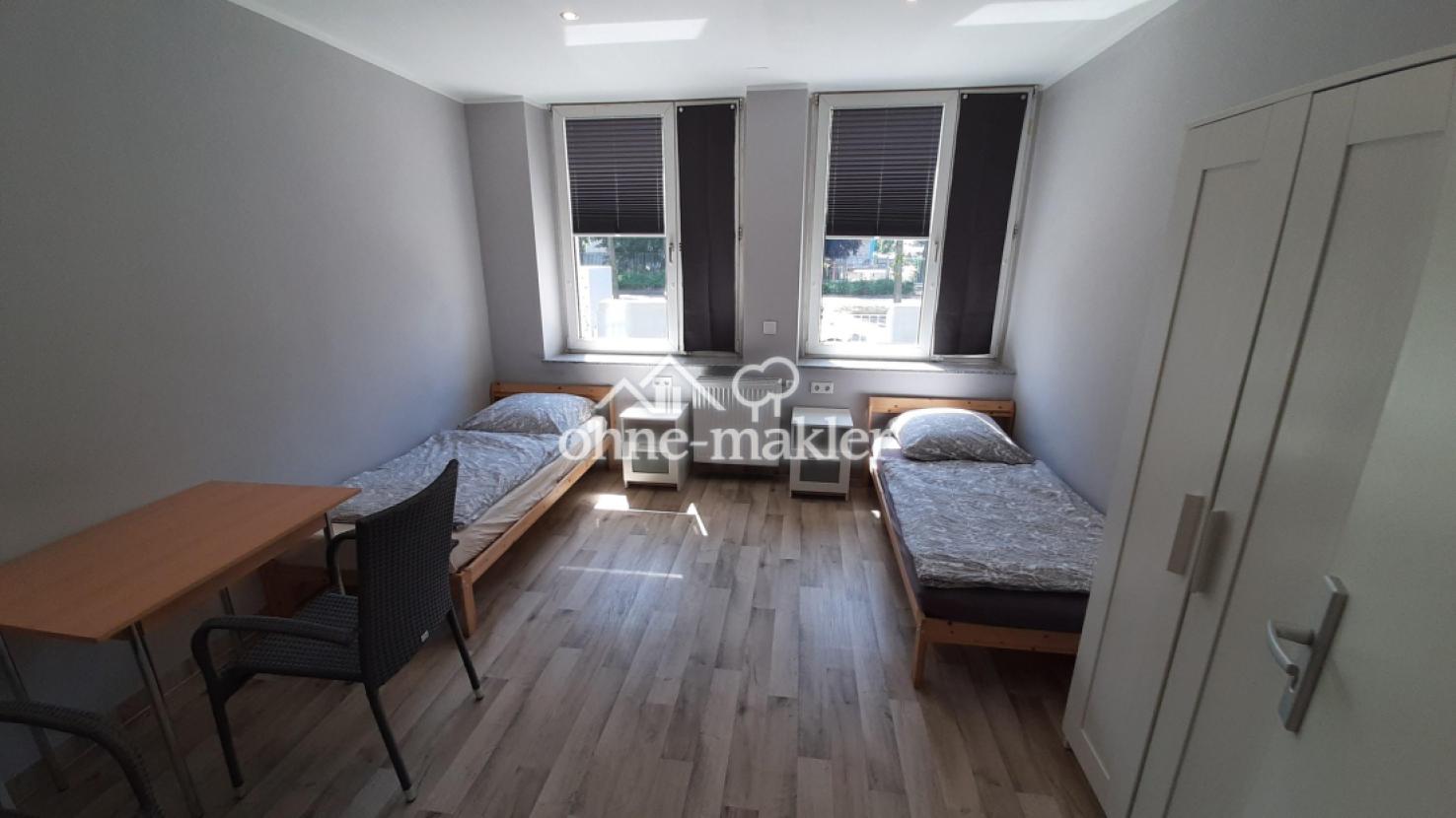 EG linkes Straßenzimmer