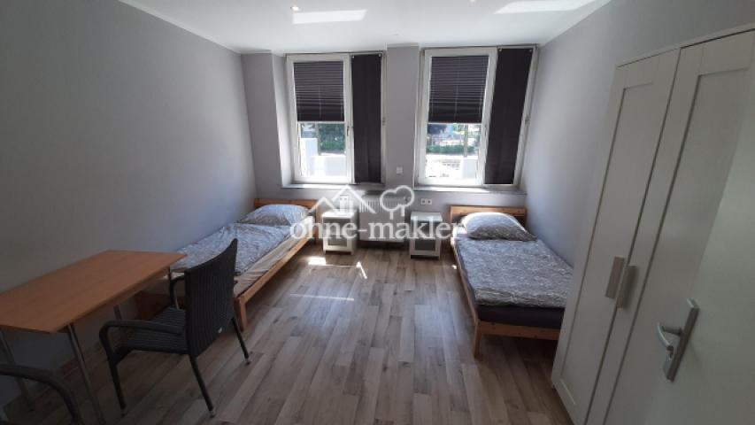 EG linkes Straßenzimmer