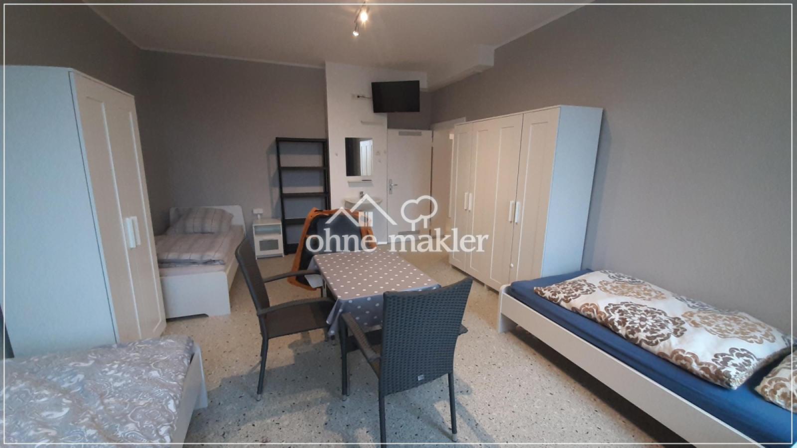 2.OG rechtes Straßenzimmer