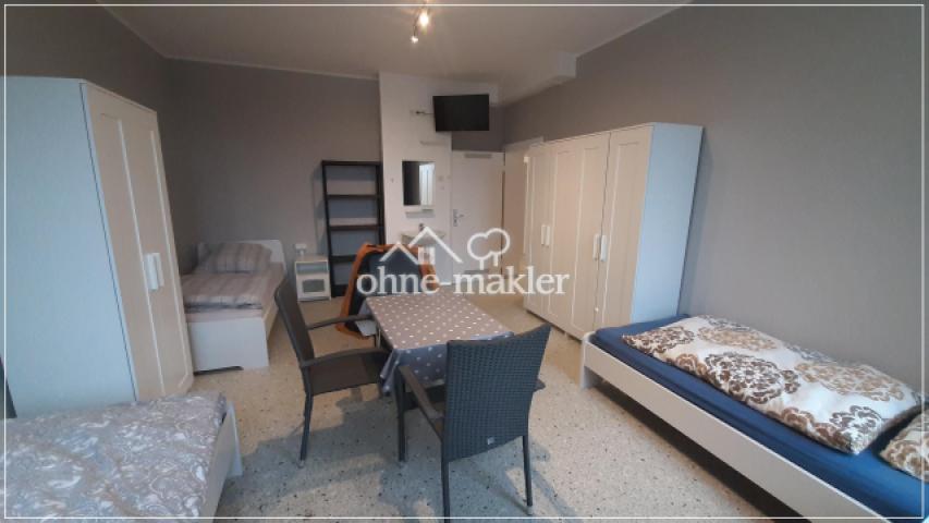 2.OG rechtes Straßenzimmer