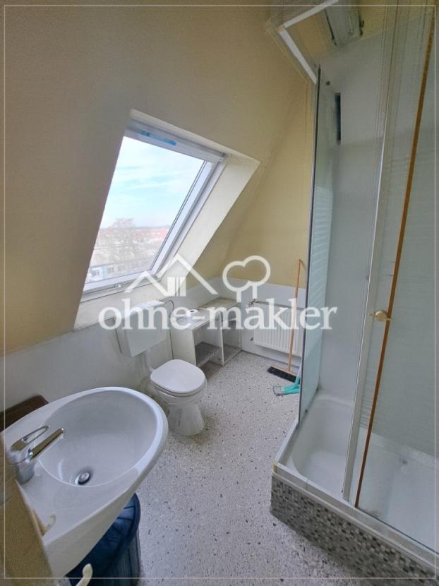 3.OG Dachspitze Badezimmer