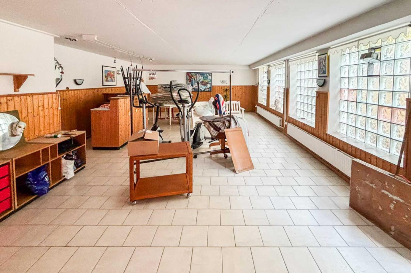 Partybereich im Keller