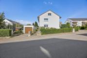 Außenansicht mit Garage 1