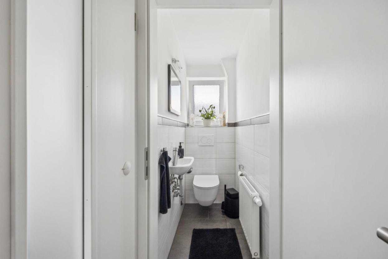 EG - WC