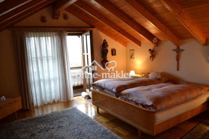 Schlafzimmer im DG m. Blk. 