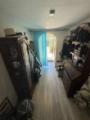 8 Flur und Garderobe