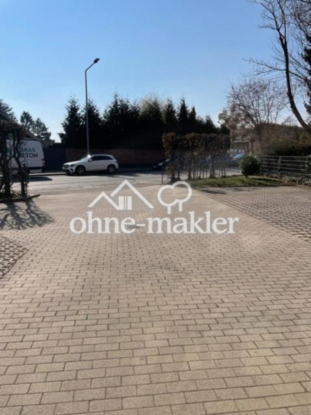PKW-Stellplatz direkt am Haus