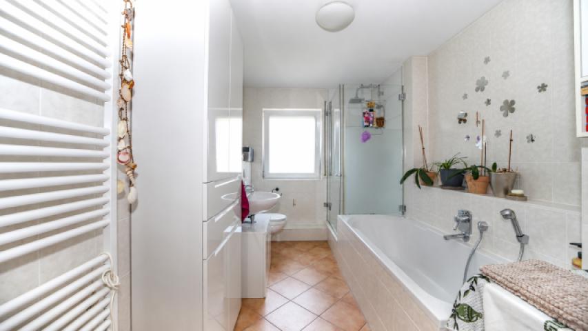 Tageslichtbad Badewanne, Dusch
