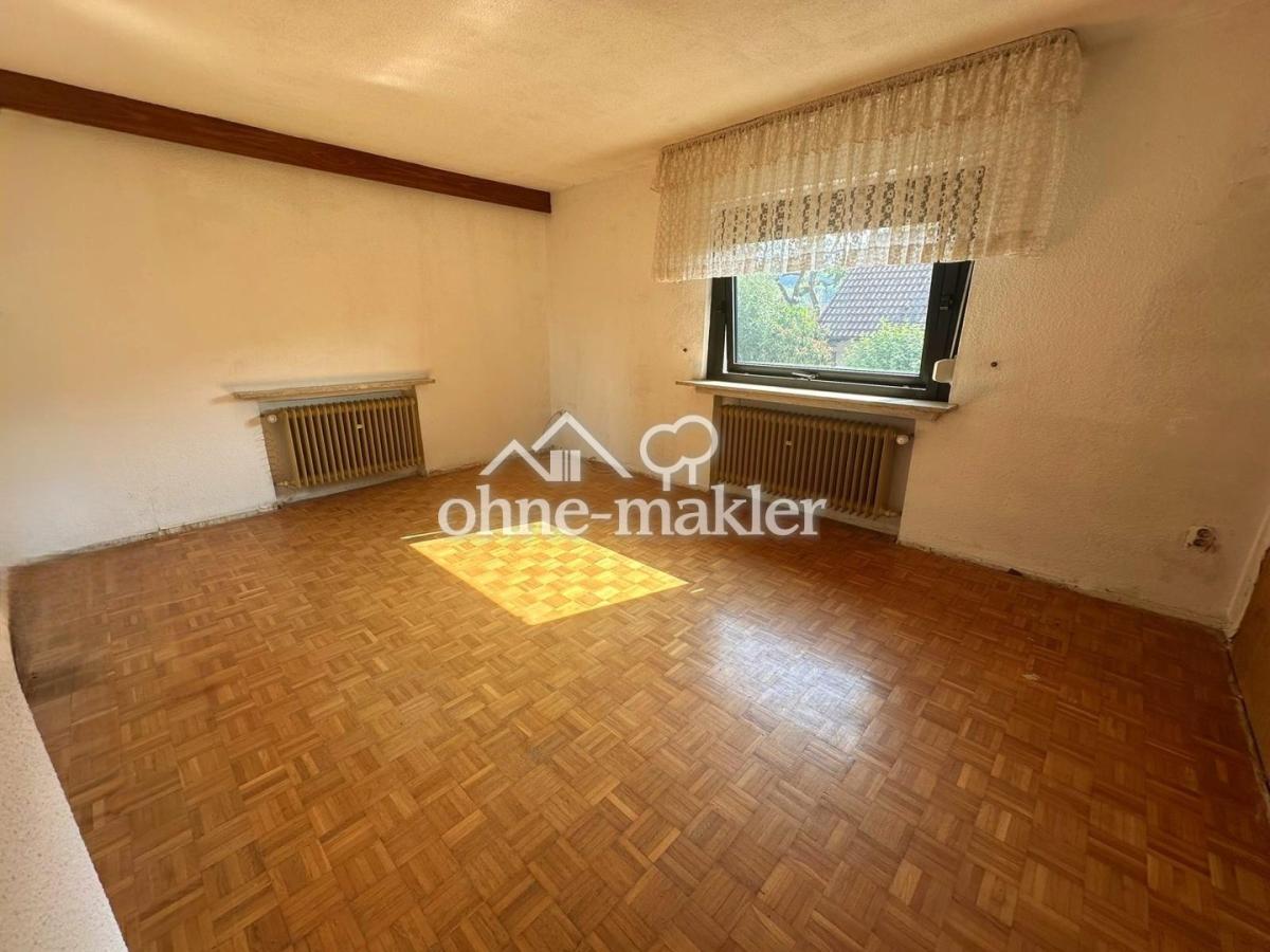 Wohnzimmer Vorderhaus Erdg.