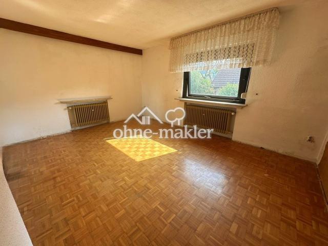 Wohnzimmer Vorderhaus Erdg.