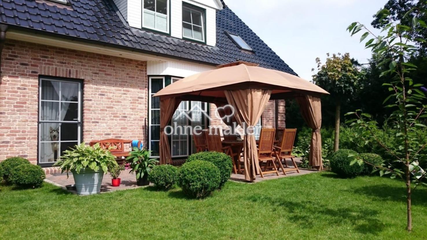 Gartenansicht mit Gaube u. Erk