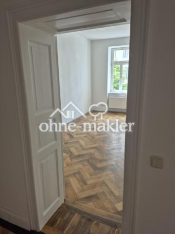 Blick vom Flur in Zimmer