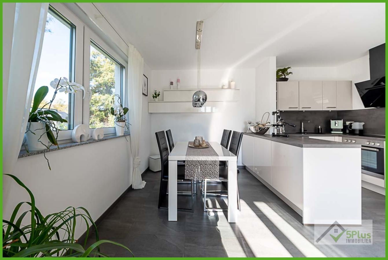 5Plus Immo Penthouse Langerwehe Wohn- Esszimmer