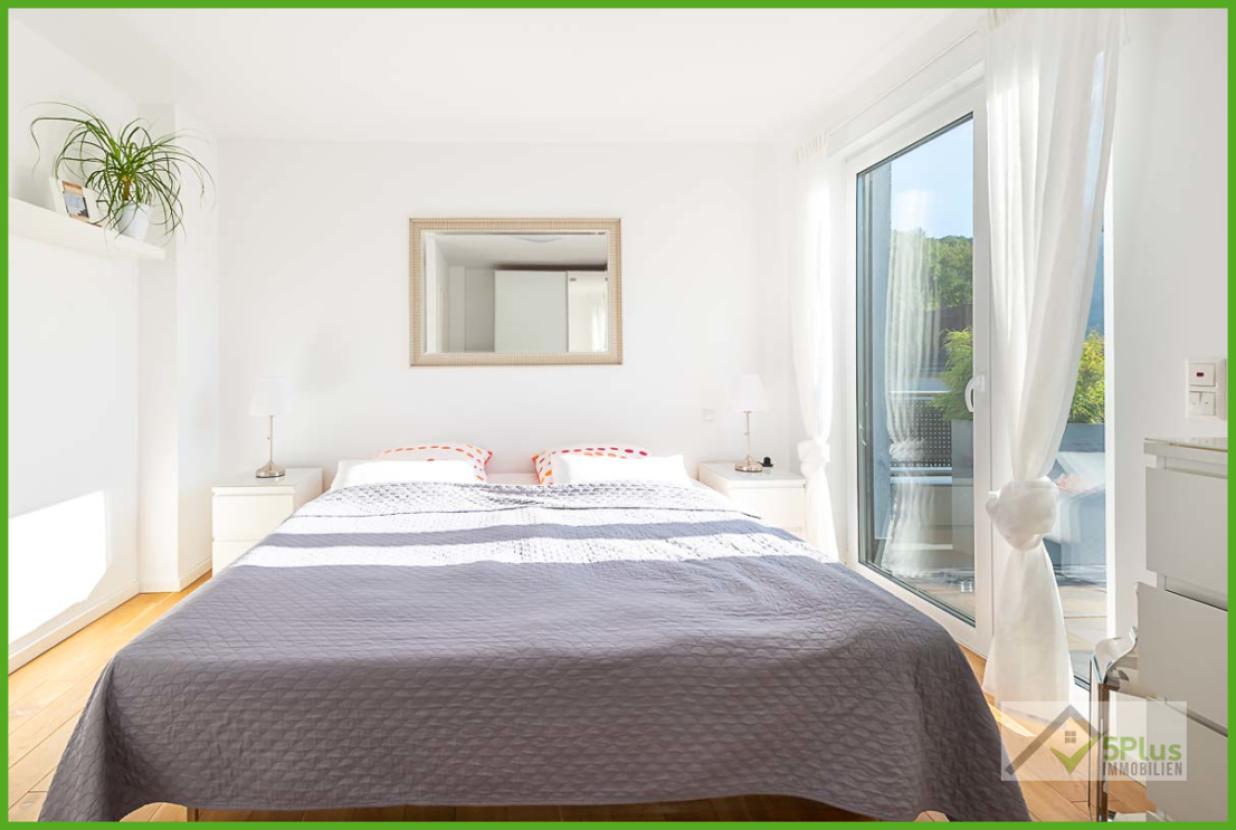 5Plus Immo Penthouse Langerwehe Schlafzimmer