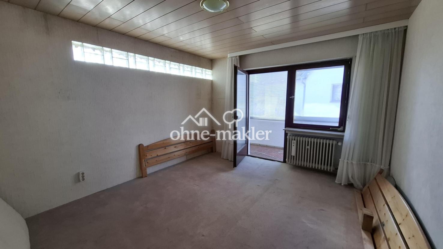 Zimmer mit Zugang Balkon OG