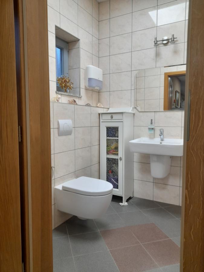 WC EG Garage
