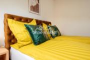 Schlafzimmer mit Boxspringbett